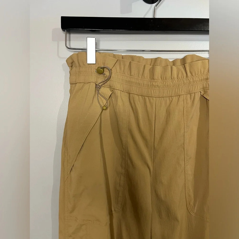 ATHLETA Trekkie parachute pant 8 TALL